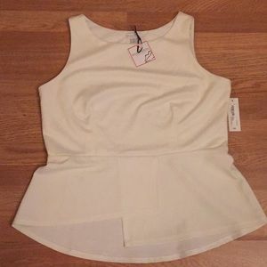 NWT Bisou Bisou XL creme blouse